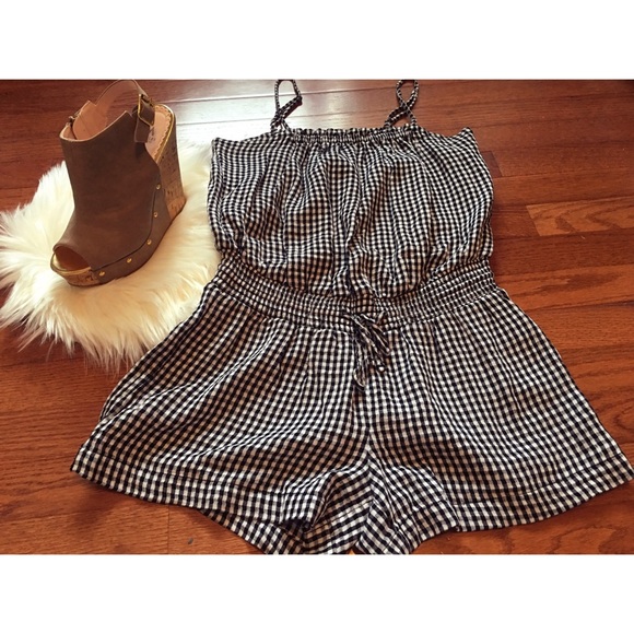 Old Navy Dresses & Skirts - ♡Old Navy♡ Black & White checkered romper